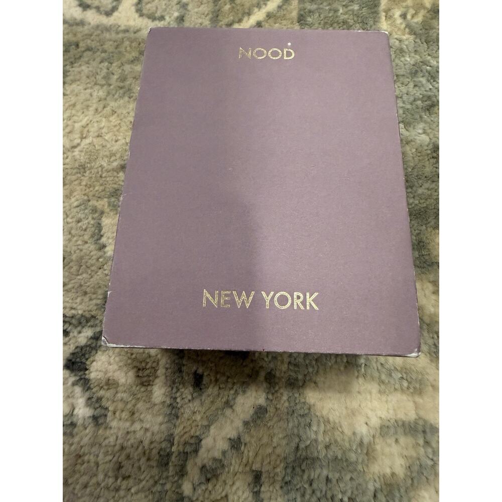 NOOD LIGHT & AIRY ADHESIVE BRA Seamless Luxe Adhesive Bra Nude D Cup NIB $50 - Picture 2 of 9